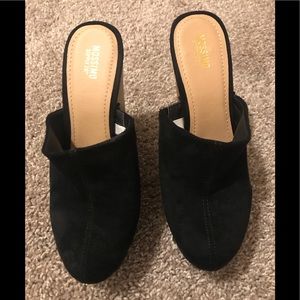 Mossimo by Target black platform clogs